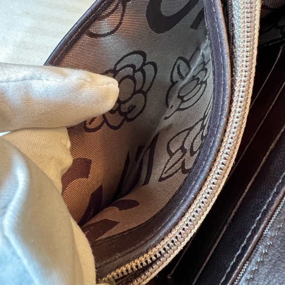 CHANEL Quilted Bifold Brown Lambskin Leather Compact Wallet - Picture 8 of 9